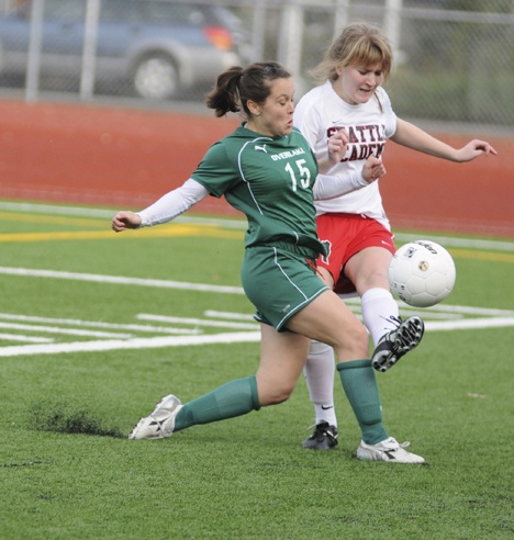 Overlake senior forward Allison Risa (No. 15