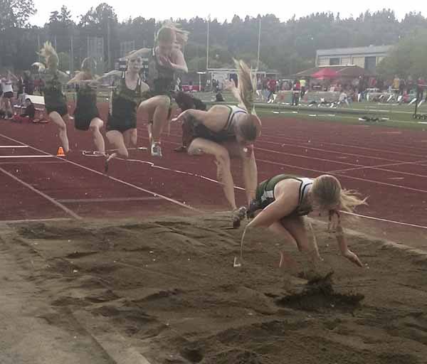 Redmond's Nielsen, Dickinson take second at 4A Kingco track and field