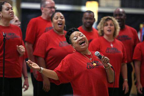 The Total Experience Gospel Choir will hold a benefit concert for Hopelink on Saturday at the Redmond United Methodist Church.