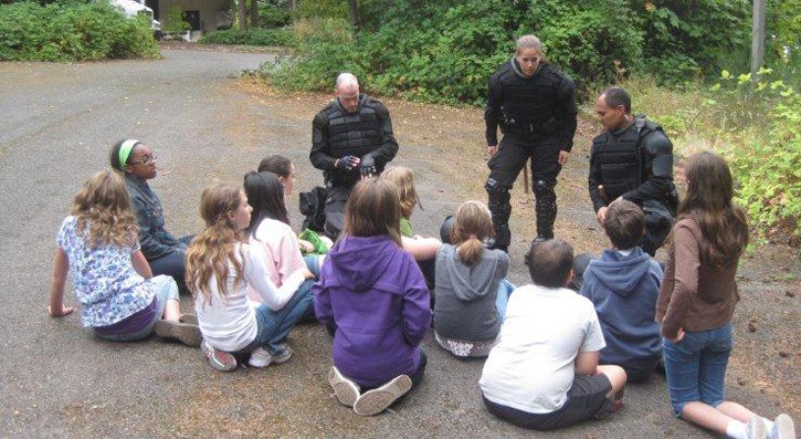 Redmond High School Resource Officer Tom Goepfert